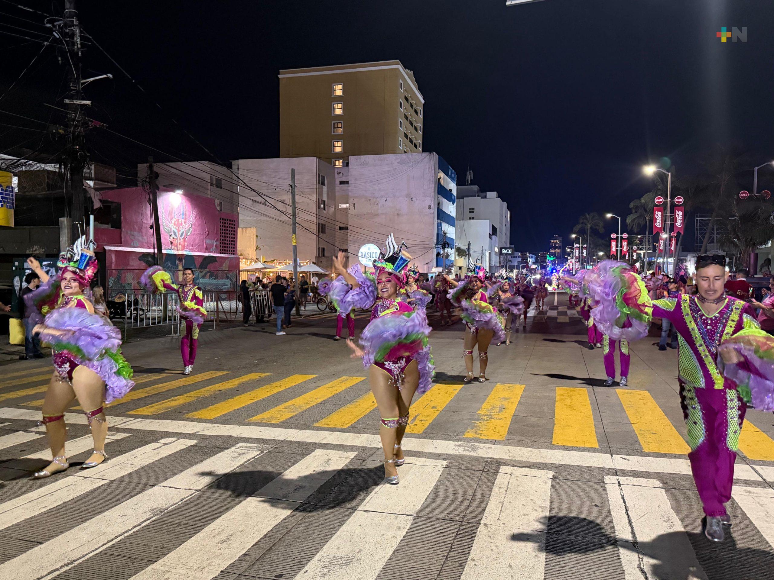 Gran ambiente familiar en el tercer desfile del Carnaval de Veracruz 2026
