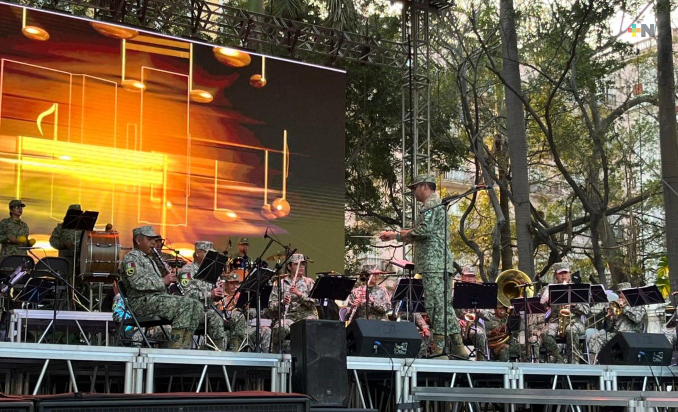 Se presentó en Veracruz banda de música de Sexta Región Militar