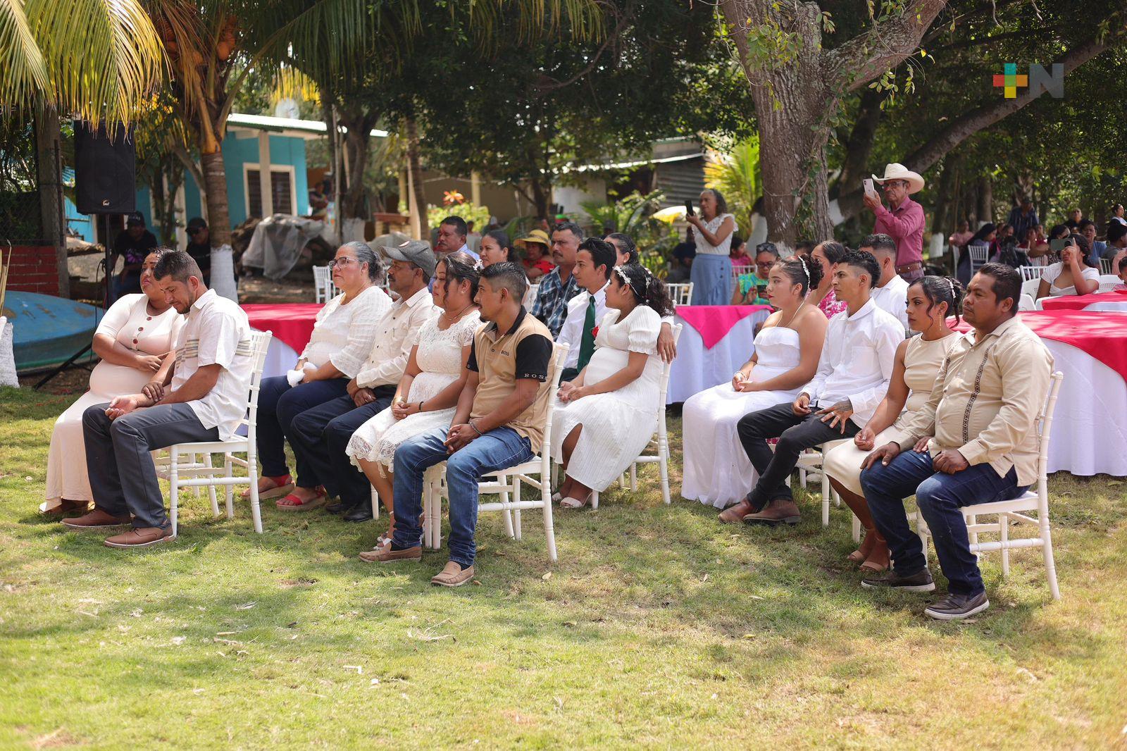 Boda colectiva consolida derechos y fortalecen familias en Chacaltianguis