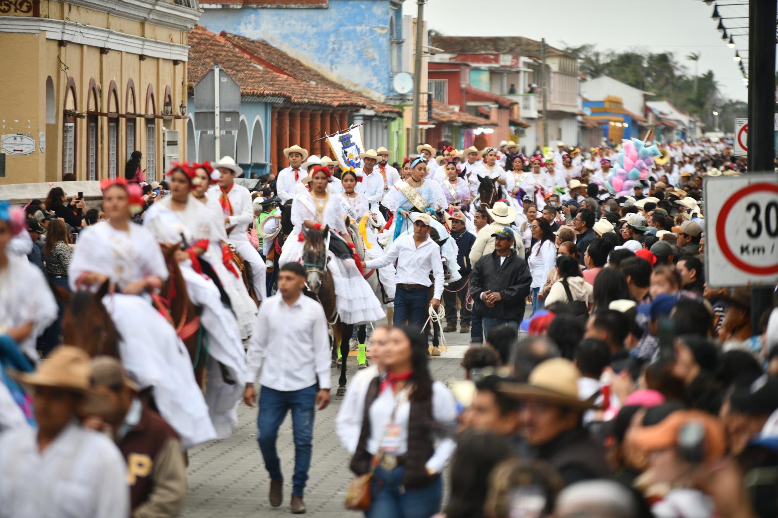 Con la Cabalgata tradicional, Tlacotalpan da inicio a la edición 249 de la Candelaria