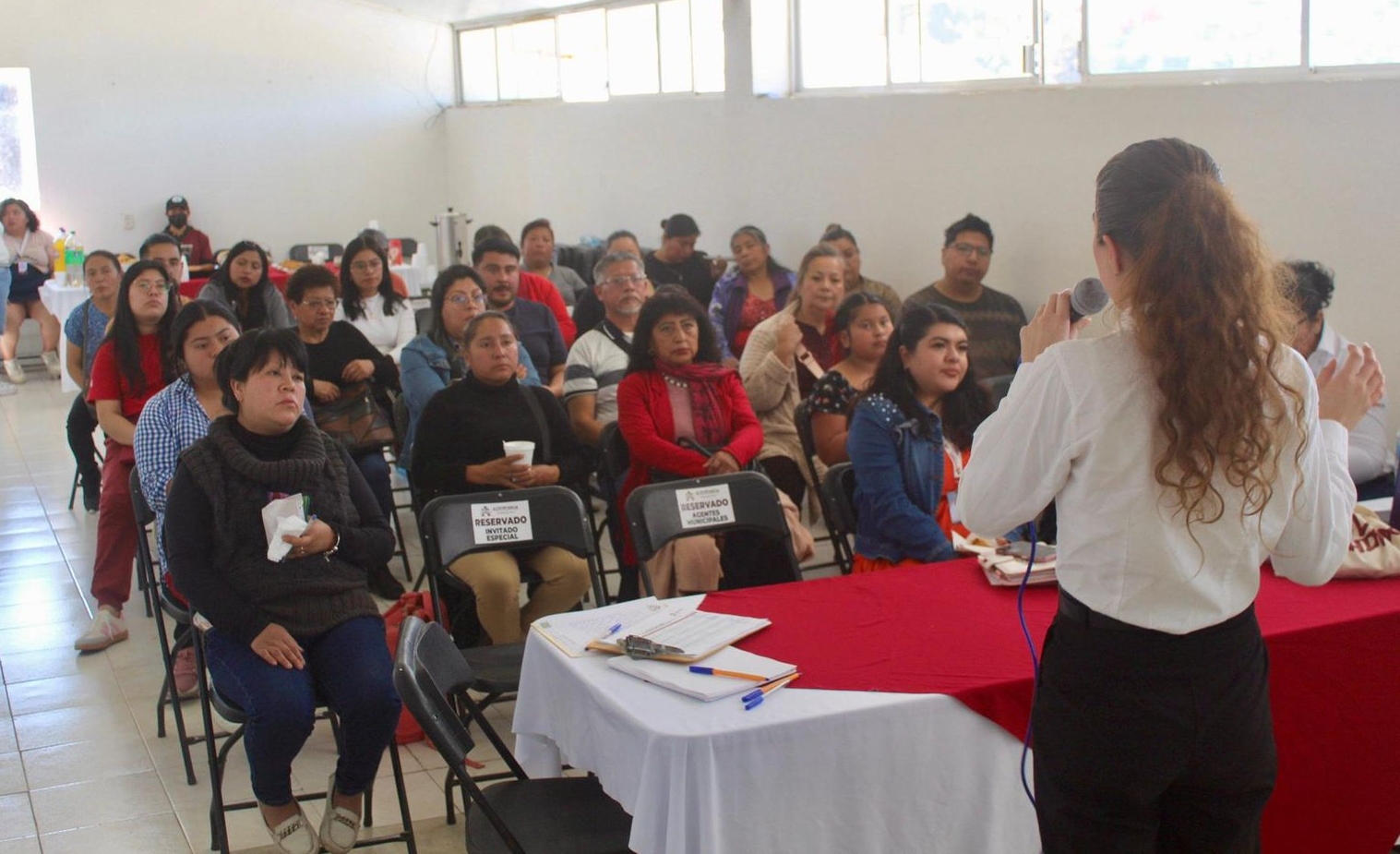 Capacitan a prestadores de servicios turísticos en Altotonga