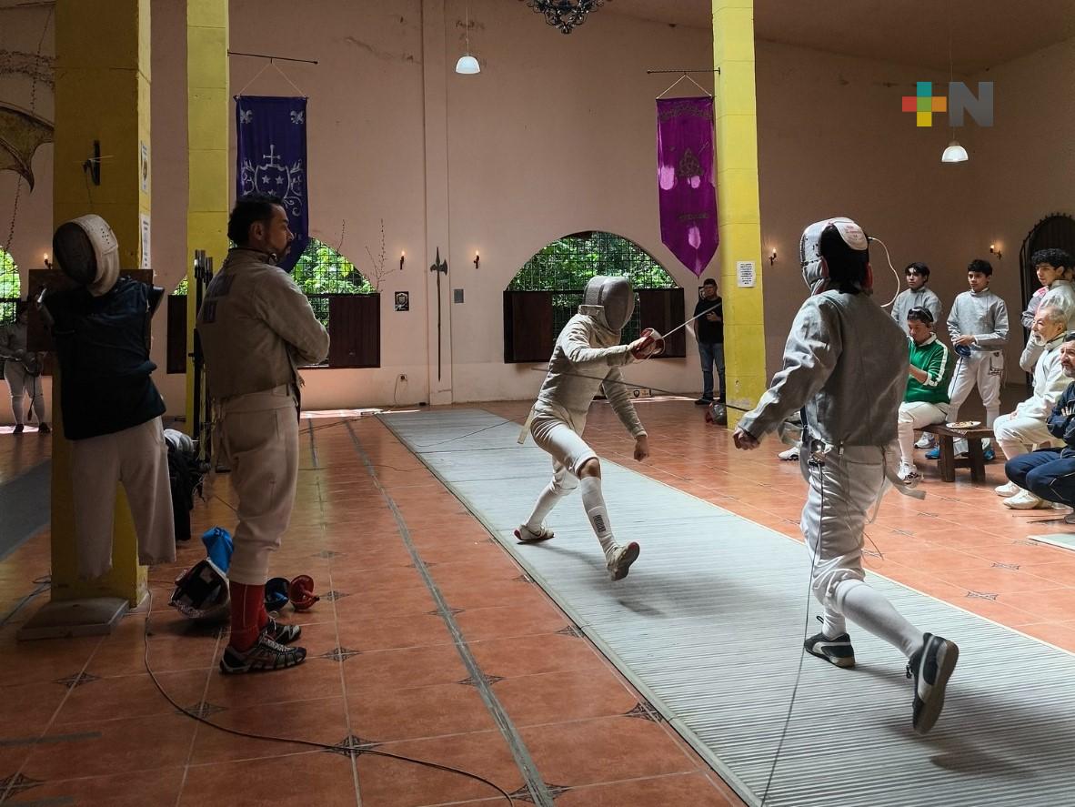 Con 10 atletas participará Club Camelot de Xalapa en campeonato selectivo de esgrima