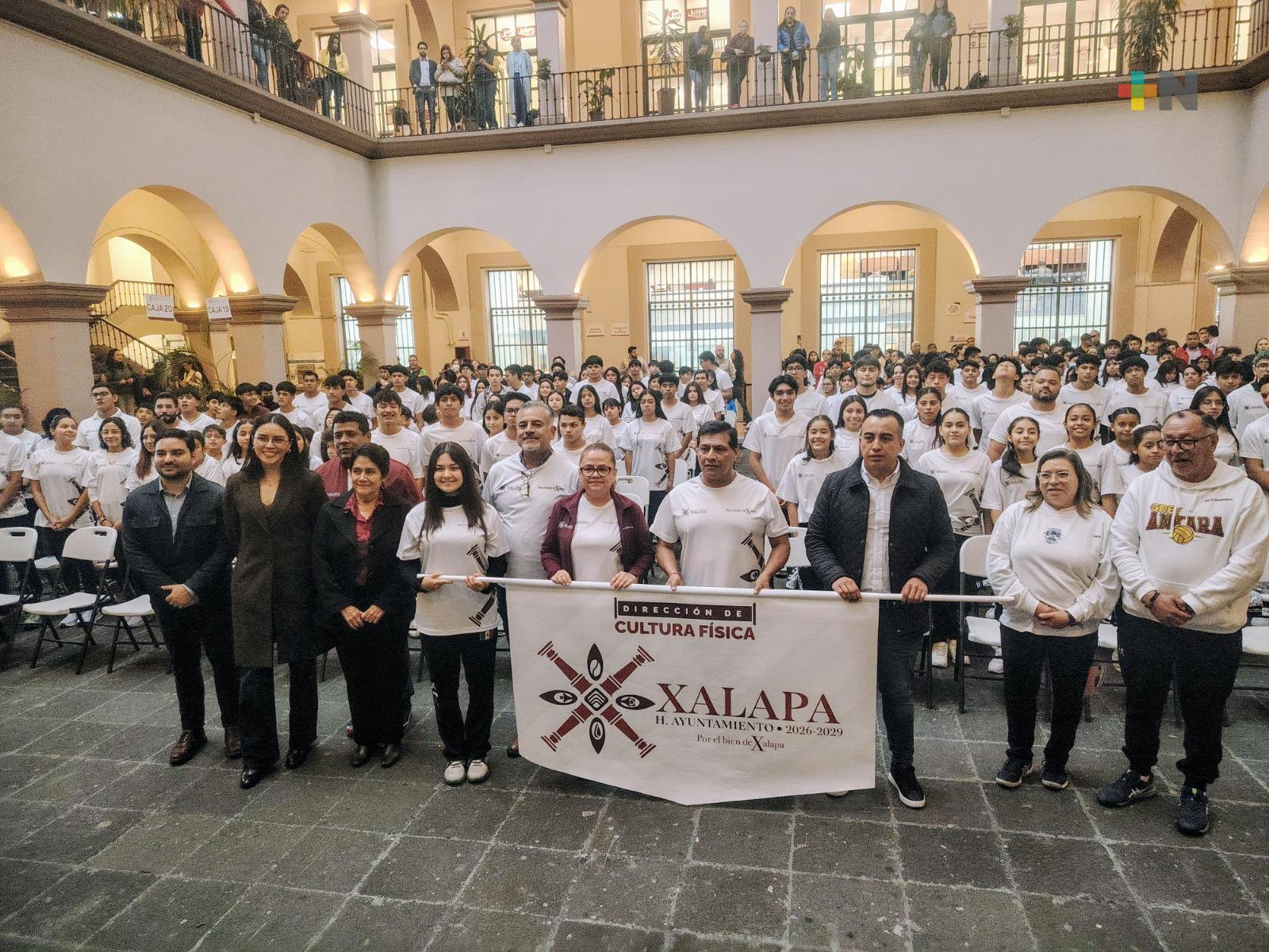 Abanderan a deportistas xalapeños para la olimpiada estatal