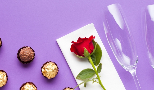 Brindan consejos para cuidar la economía ante festejos del 14 de febrero