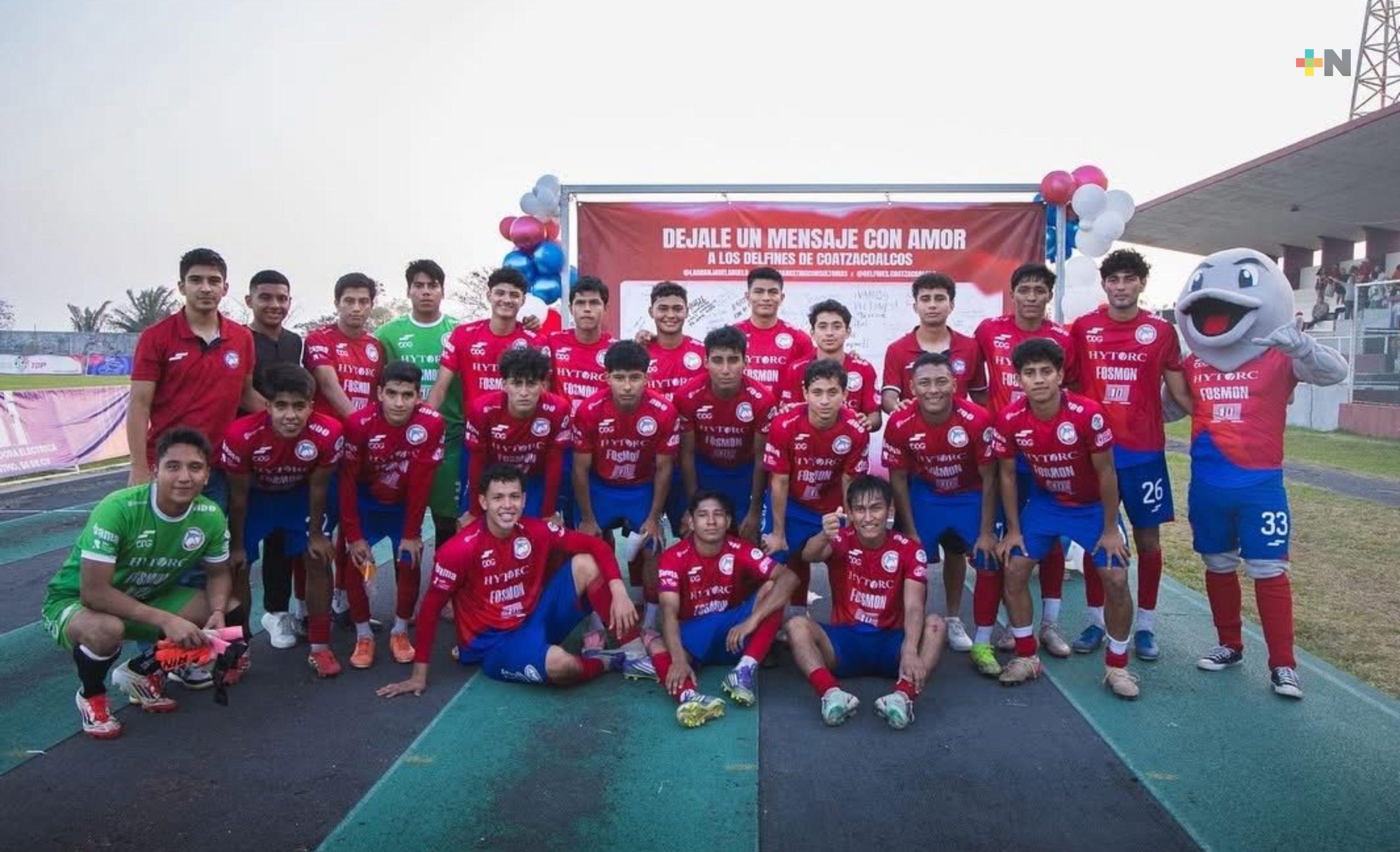 Delfines de Coatza conserva liderato de la Tercera División