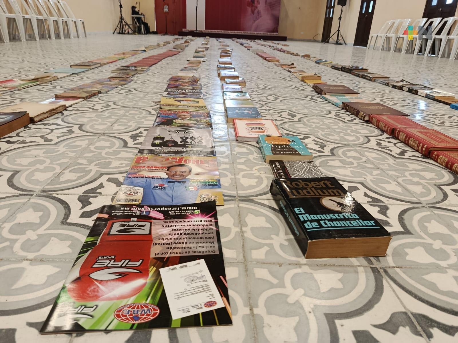 Llevan a cabo en El Kilómetro del Libro en Coatzacoalcos