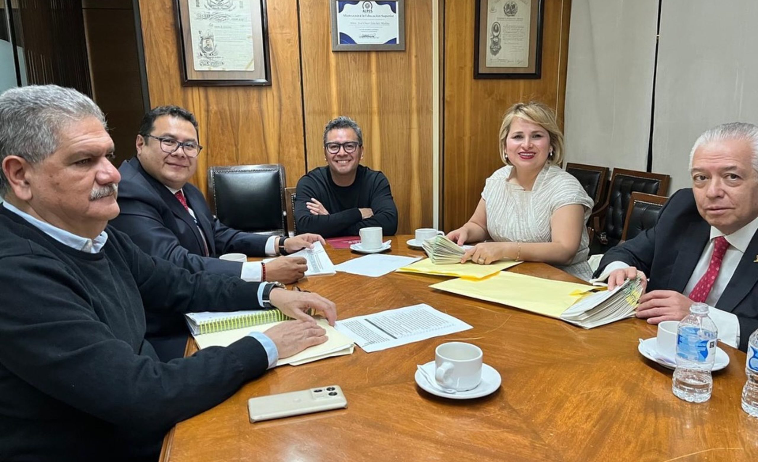 Invita a mujeres contadoras a integrarse a los colegios de contadores