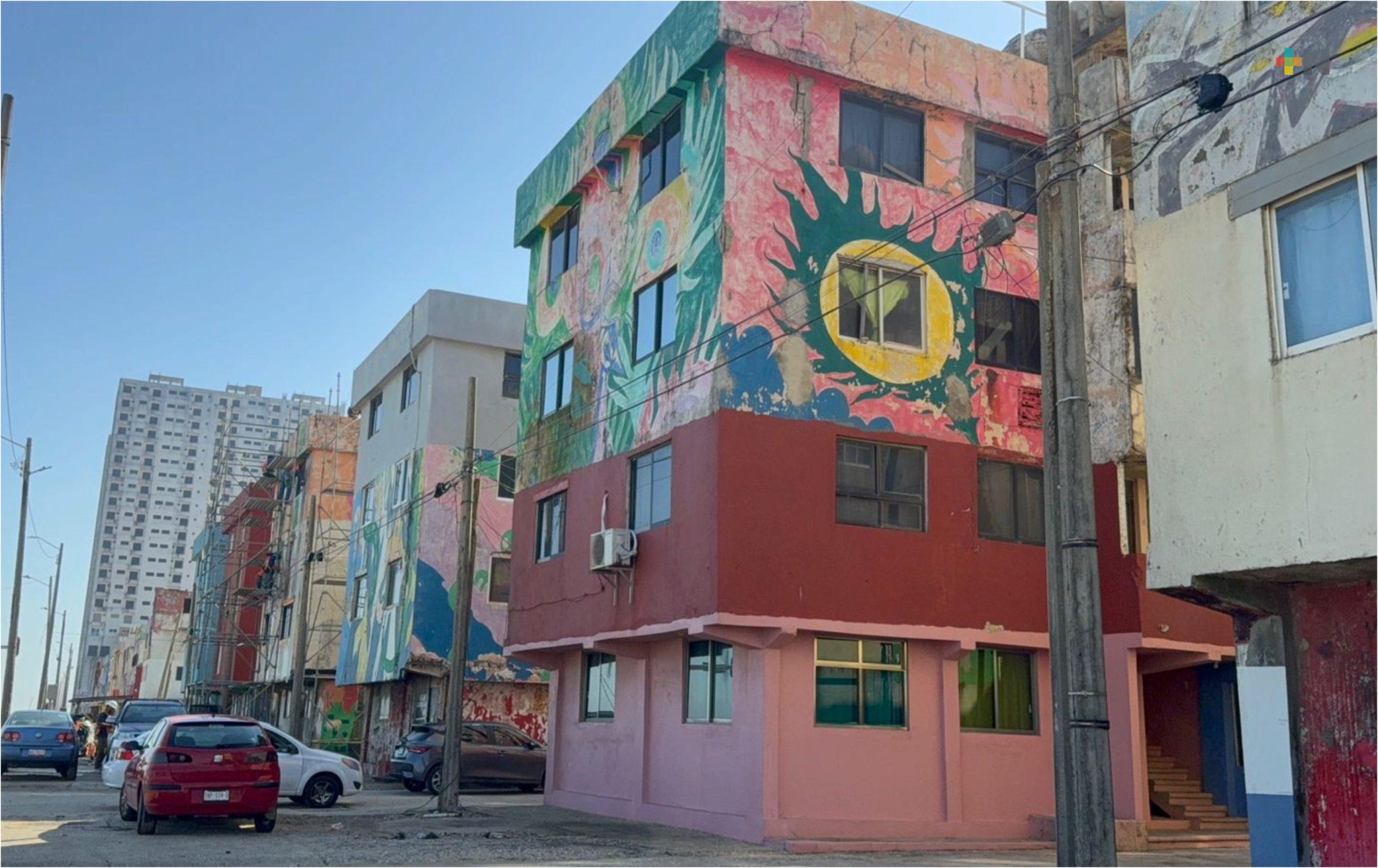 Rehabilitan edificios de colonia Playa Sol de Coatzacoalcos