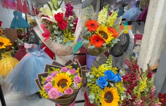 Comerciantes prevén aumento en precio de flores por Día del Amor y la Amistad