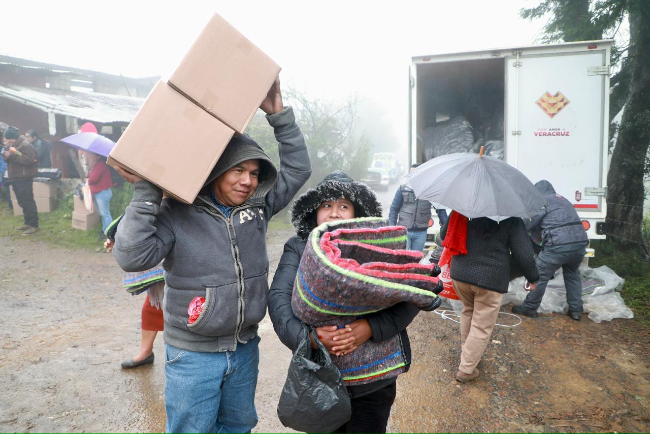 Abrigando Corazones concluye su campaña en Yecuatla y Chiconquiaco con 5 mil 785 apoyos