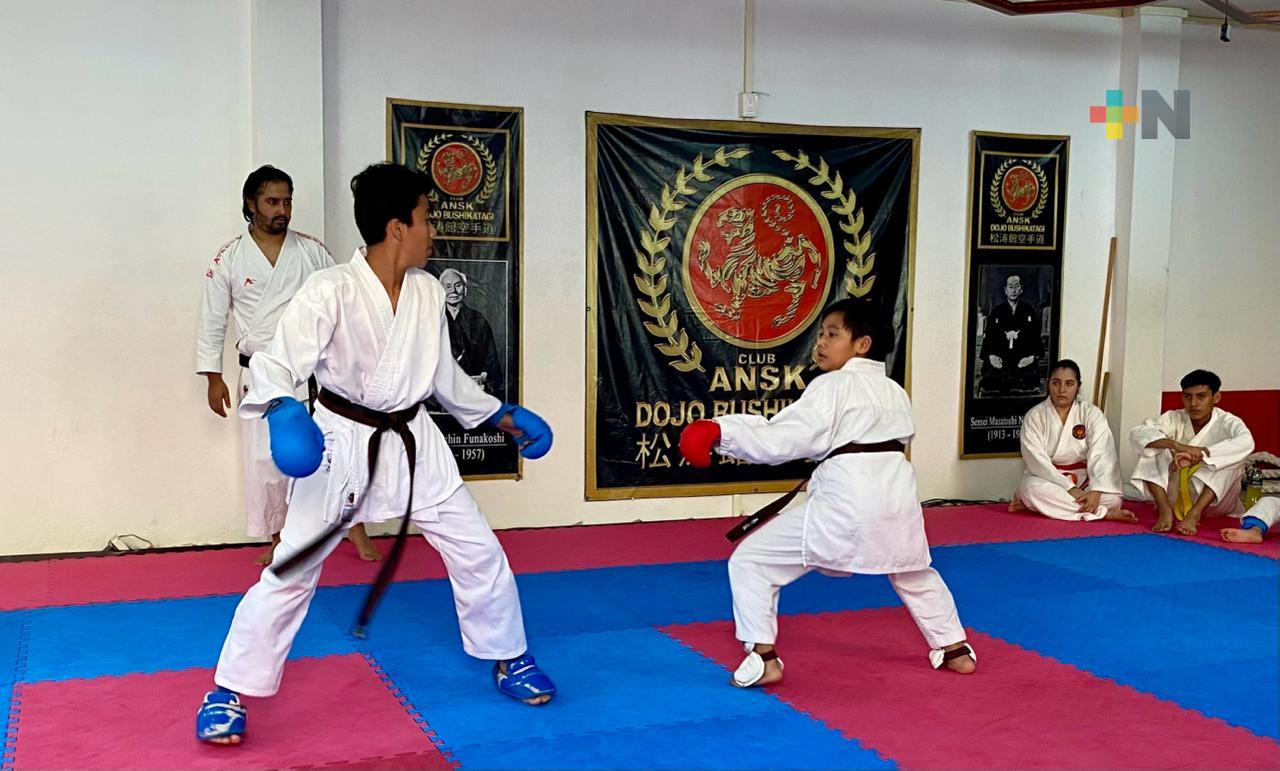 Karate: Talentos de Coatzacoalcos se preparan para el Selectivo Estatal 2026
