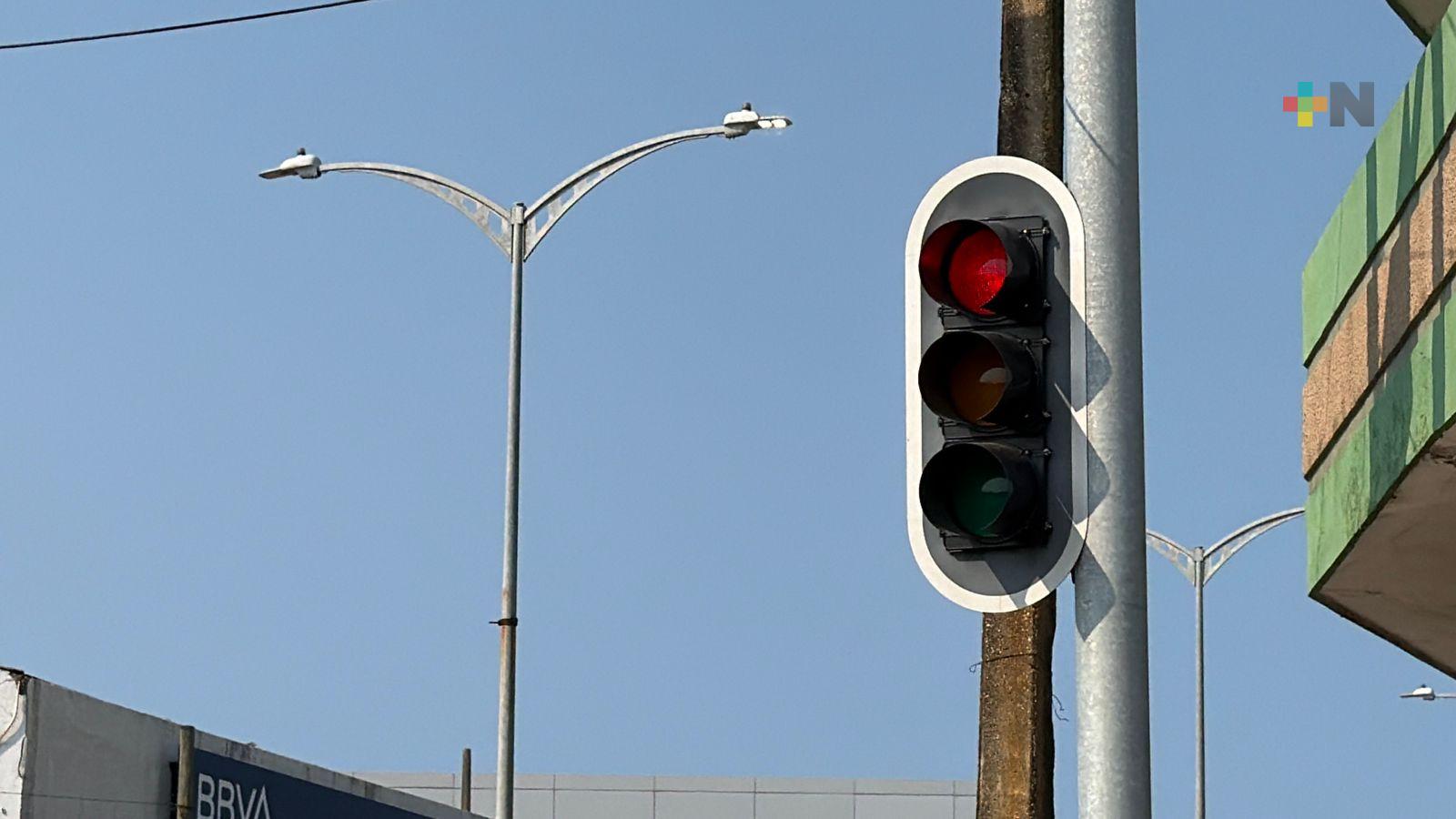 Vandalizan semáforos en Coatzacoalcos y afectan la movilidad