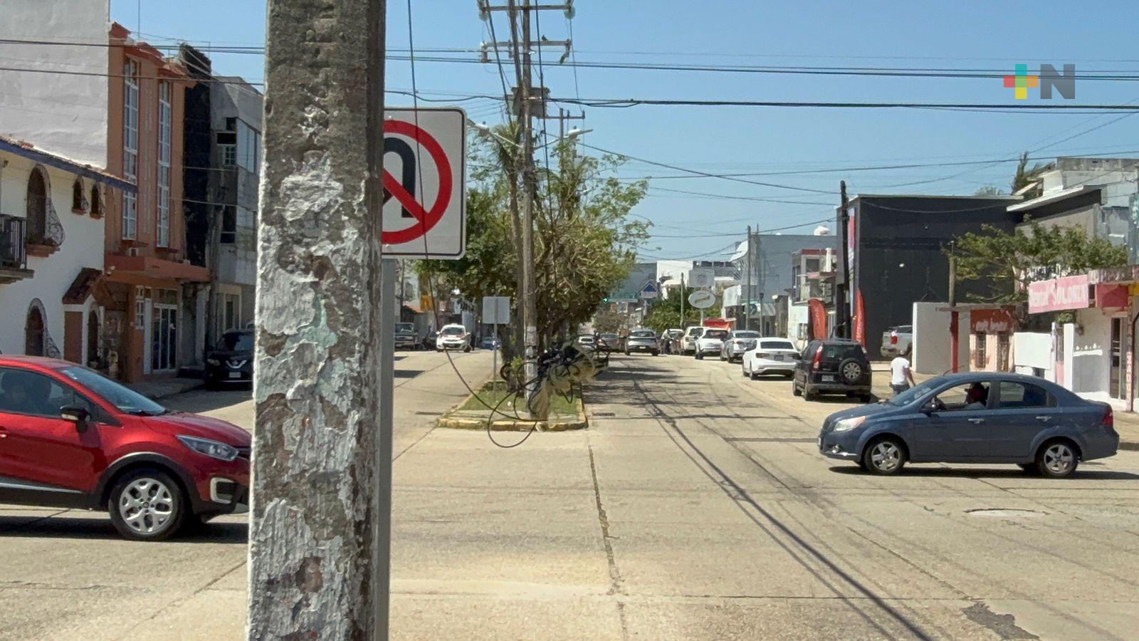 Colocan nuevas señaléticas en Coatzacoalcos, pero automovilistas denuncian falta de visibilidad