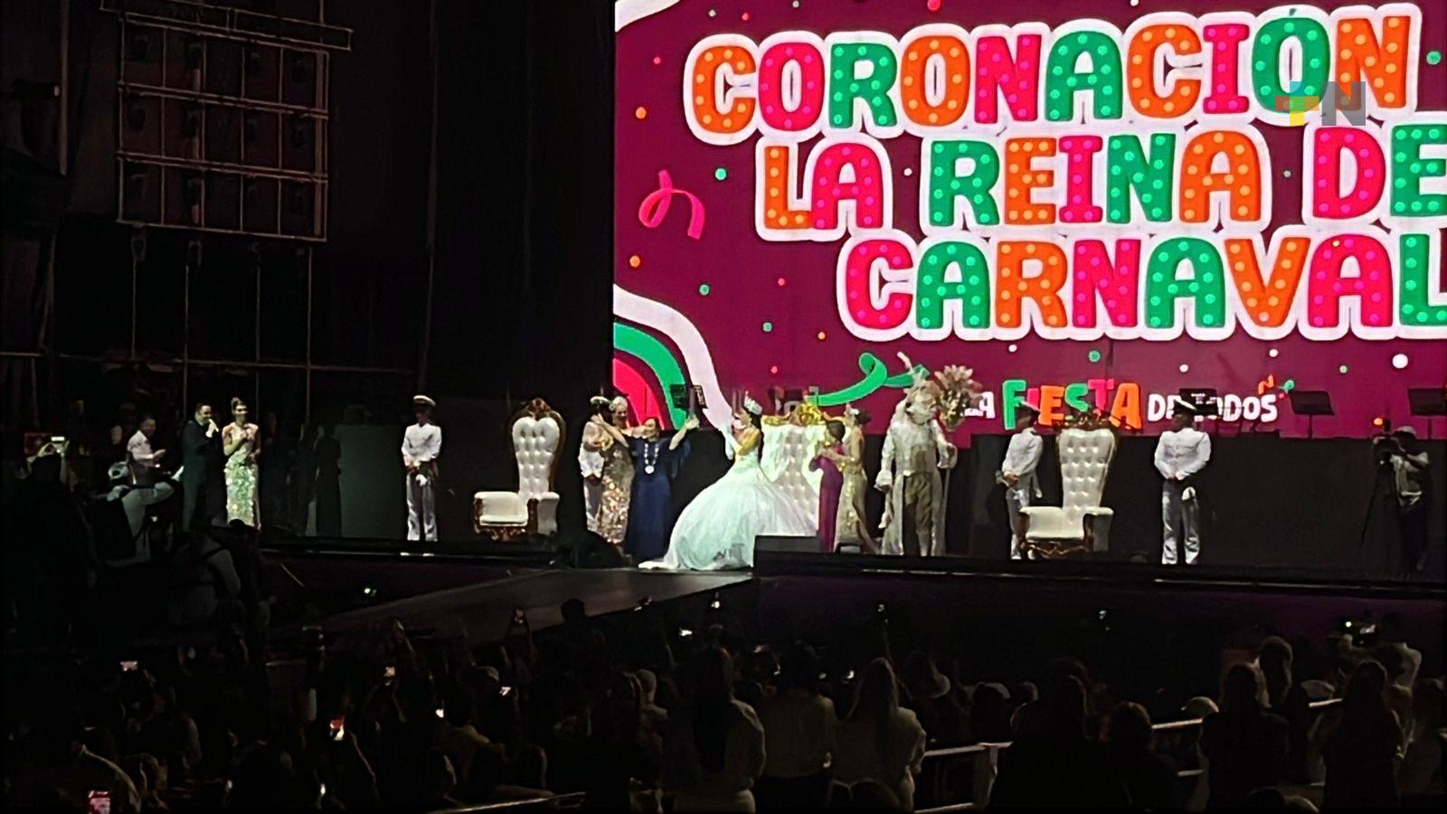 Fernanda Pumar Primera Brilla en la Coronación del Carnaval de Veracruz 2026
