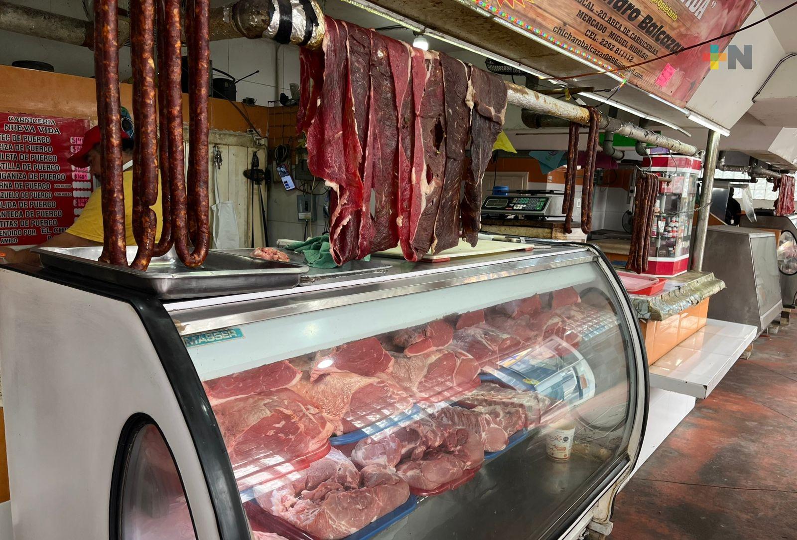 Tablajeros reportan disminución de ventas en mercado de Veracruz puerto