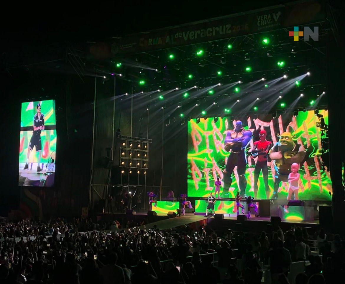 Miles de jóvenes acudieron al concierto masivo de Reggaetón Mexa