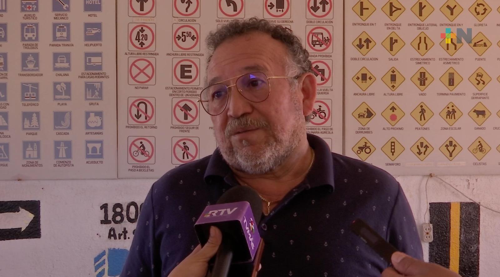 Señales de tránsito mal ubicadas generan riesgos en Coatzacoalcos