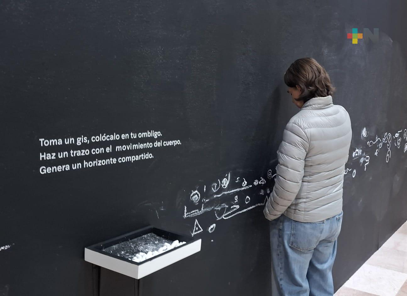 Continúa la exposición «Que el manantial de un río extraño sea tu ombligo» en el MAX