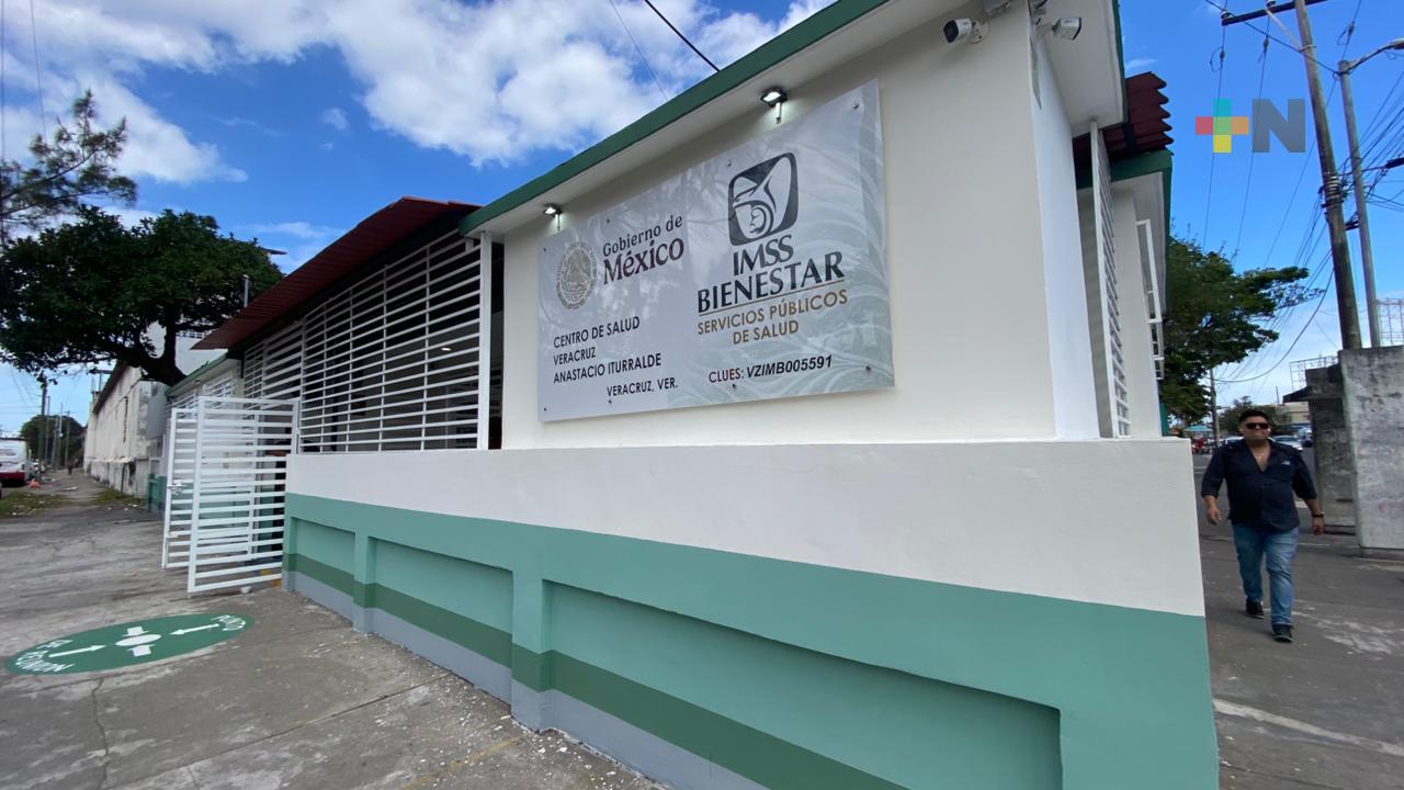 Invitan a vacunarse en centro de salud de Veracruz puerto