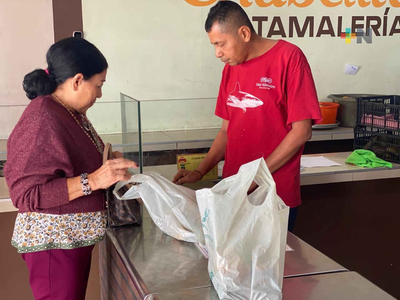 Filas en tamalerías iniciaron desde temprano en Veracruz puerto