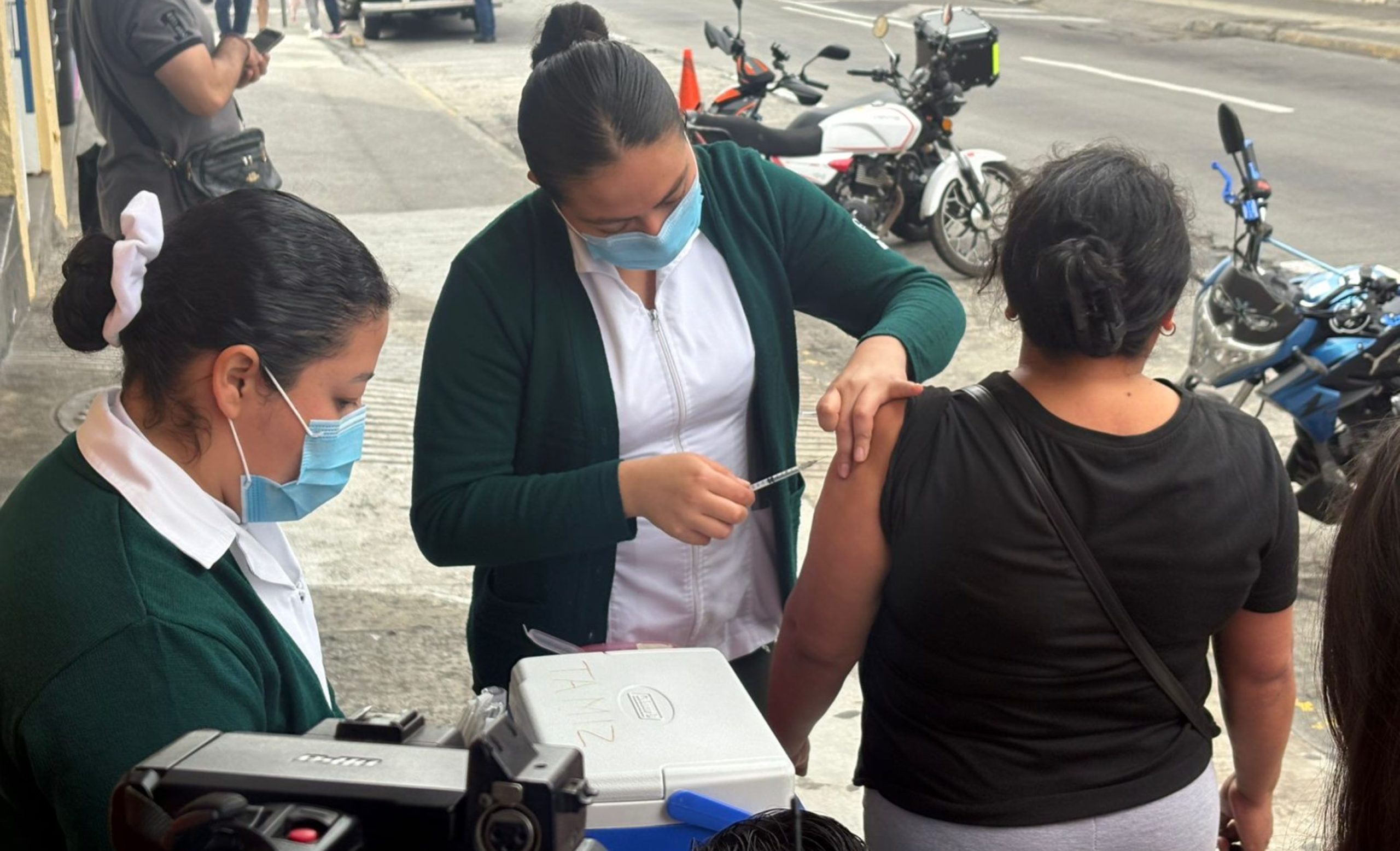 Instalan módulos en el centro de Xalapa con respuesta positiva de la ciudadanía