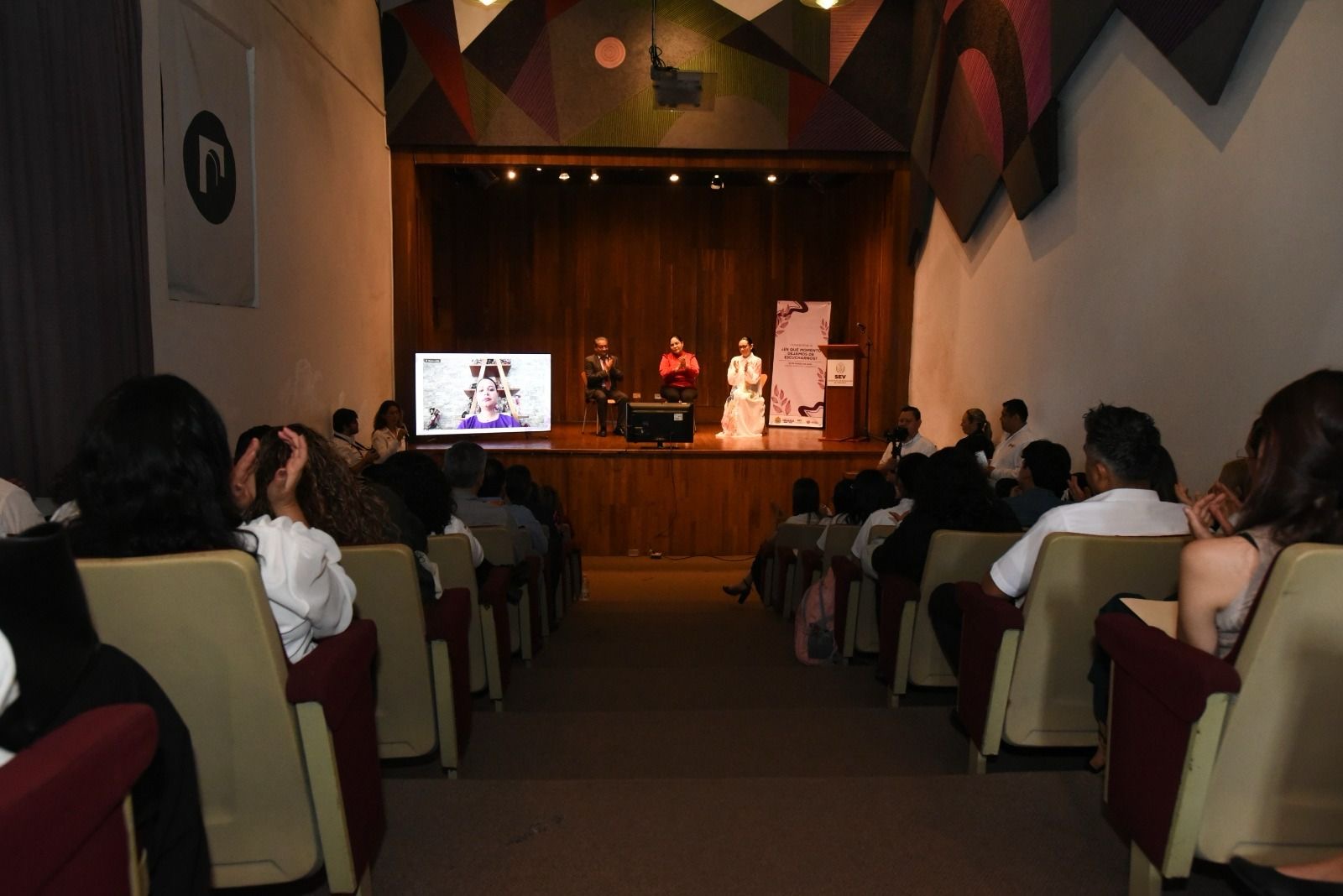 Con conferencia promueve SEV actividades para bienestar emocional