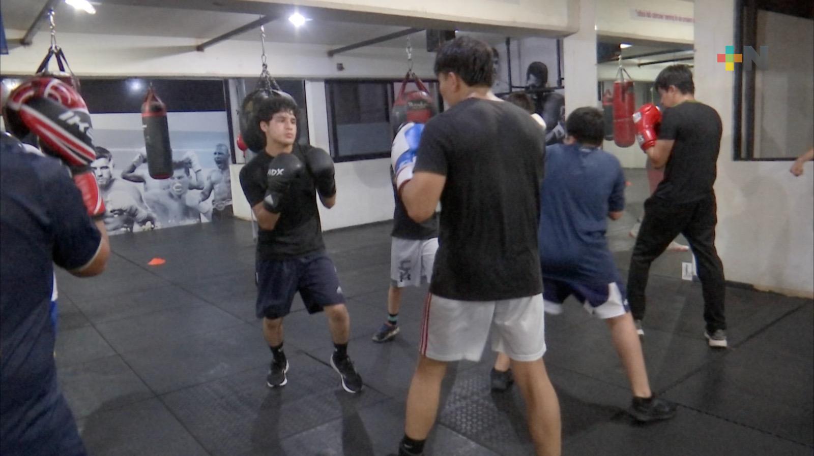 Boxeo xalapeño destaca con plata en selectivo estatal