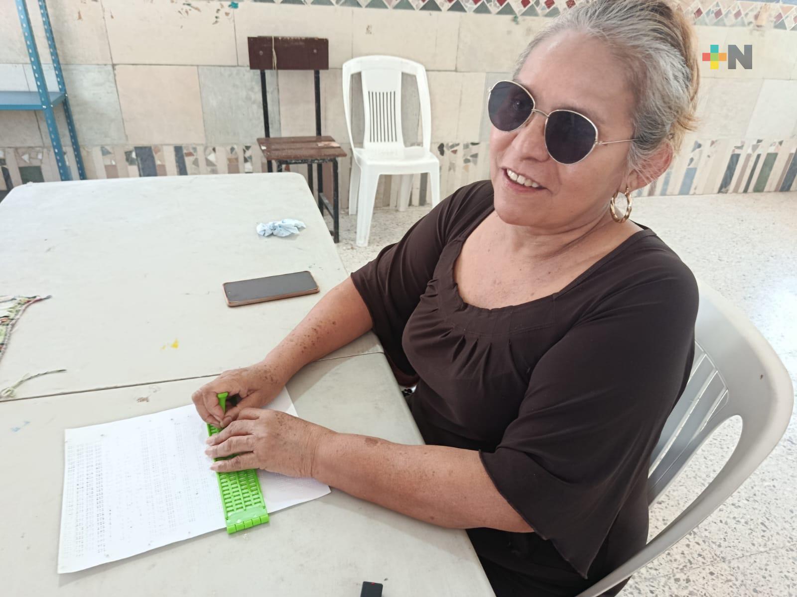 Judith Díaz aprende Braille y recupera su autonomía tras perder la vista