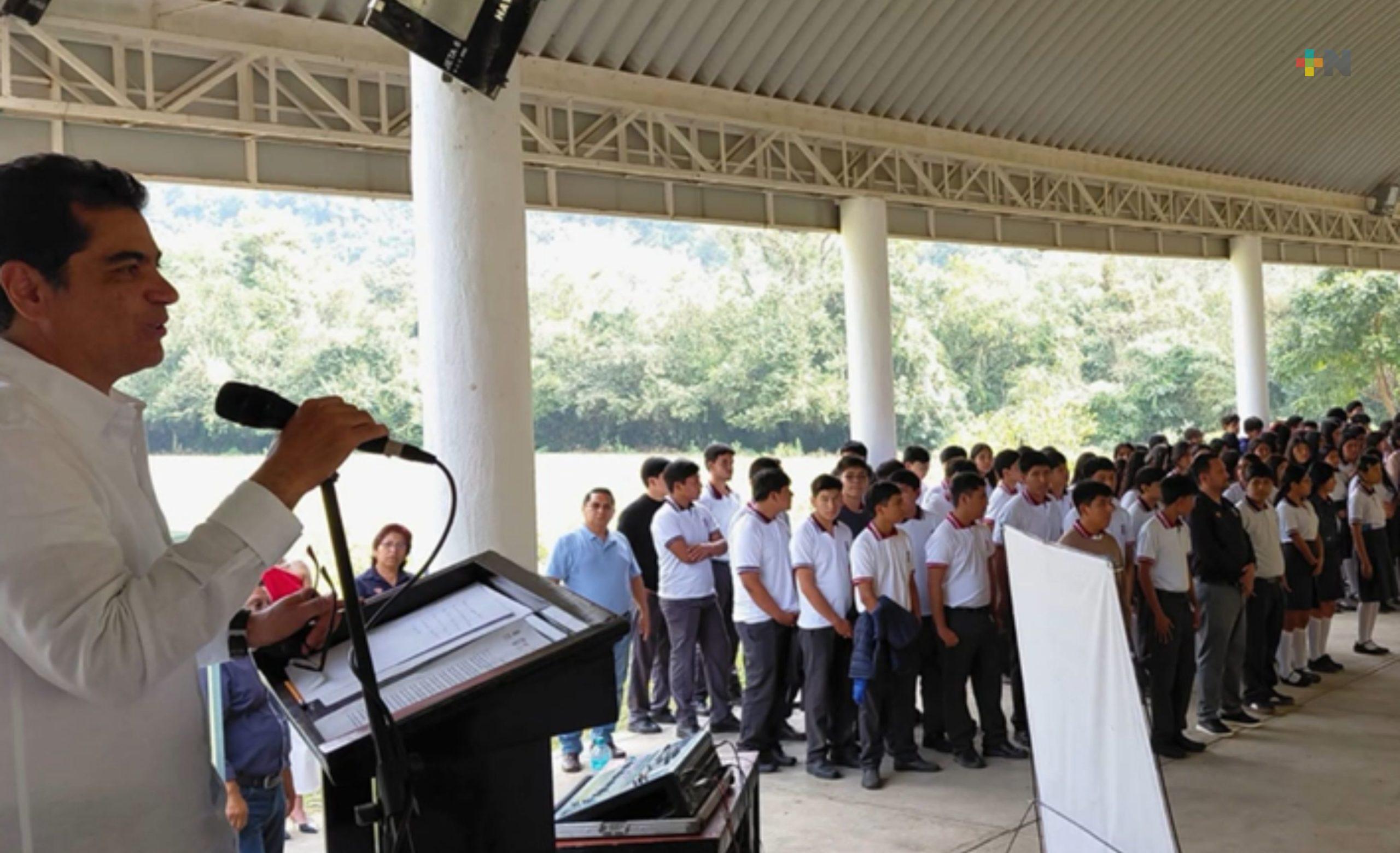 Cobaev de Ixhuatlán de Madero ofrece  educación a comunidad indígena