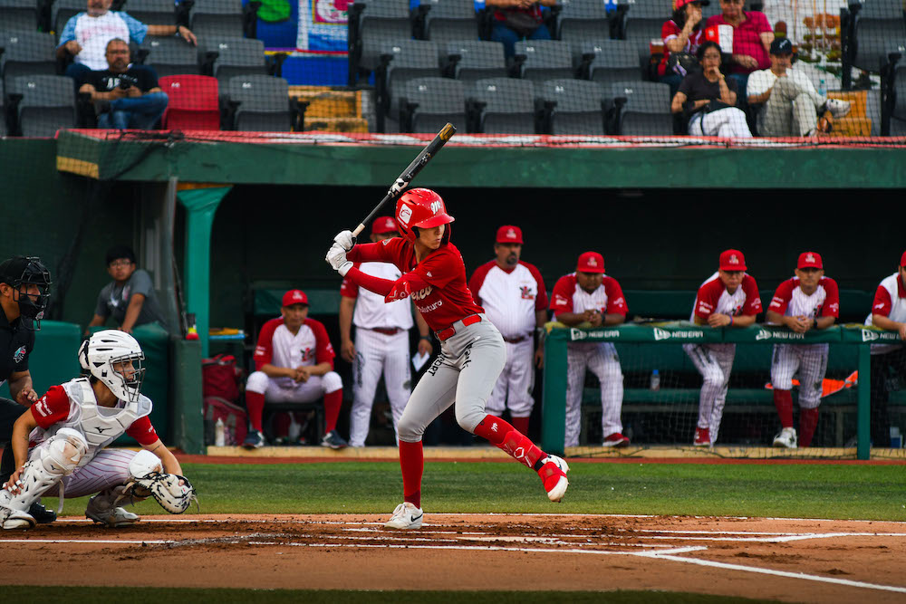 Diablos triunfa e impone récord ante El Águila