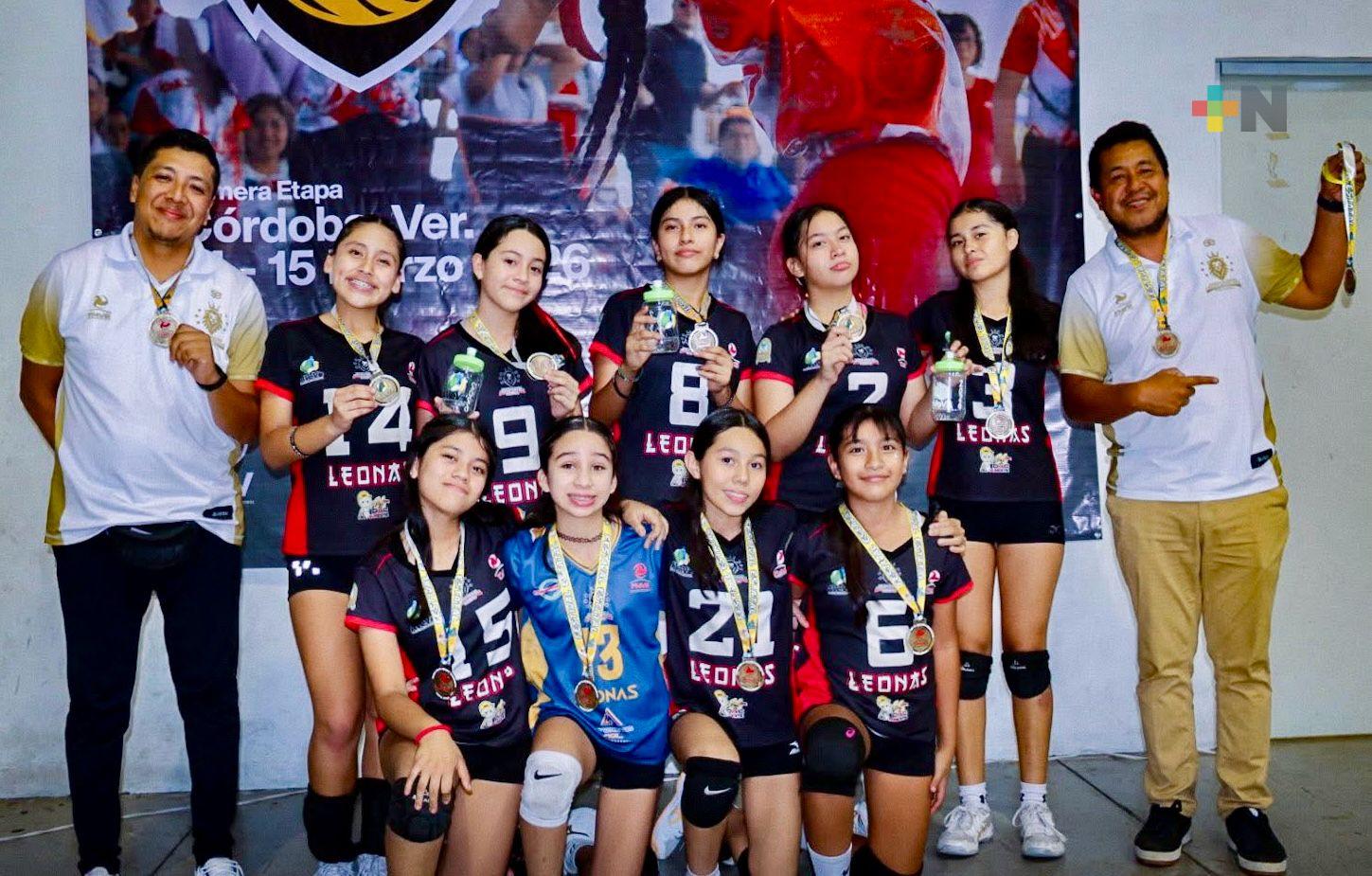 Equipos de Coatzacoalcos destacan en Festival Estatal Infantil de voleibol