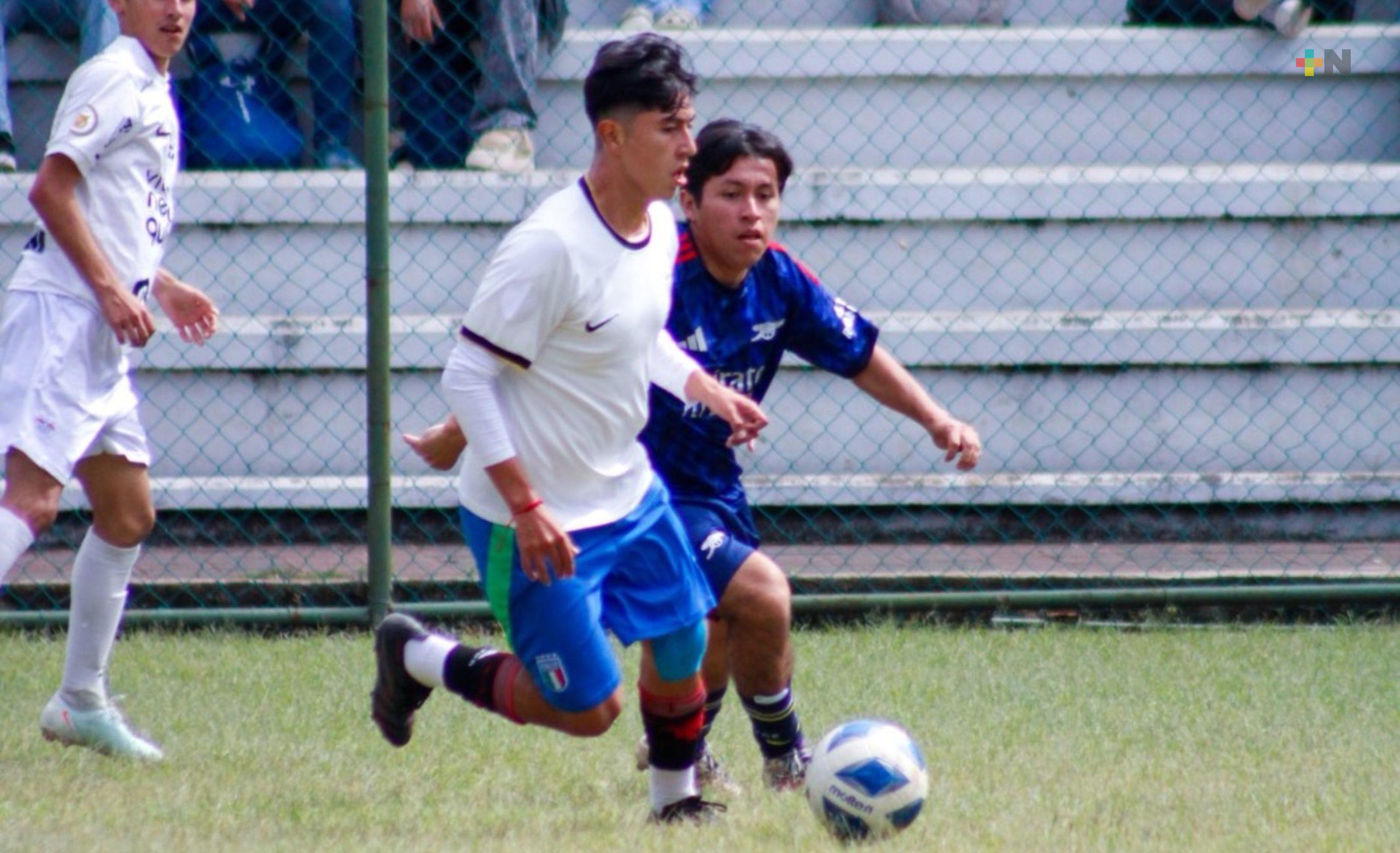 UV observa futbolistas en sus diversos campus