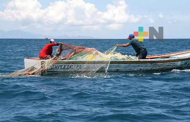 Apoyos de Bienpesca fortalecen al sector pesquero en Minatitlán