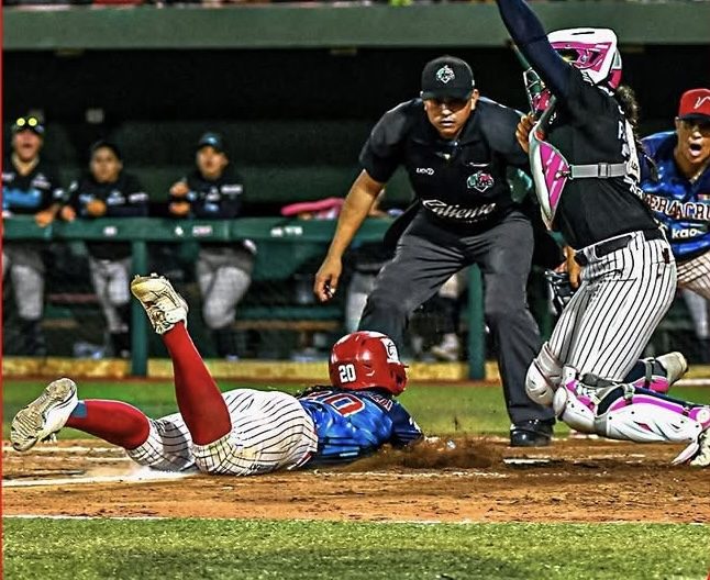 El Águila triunfa y sigue con vida en Playoffs