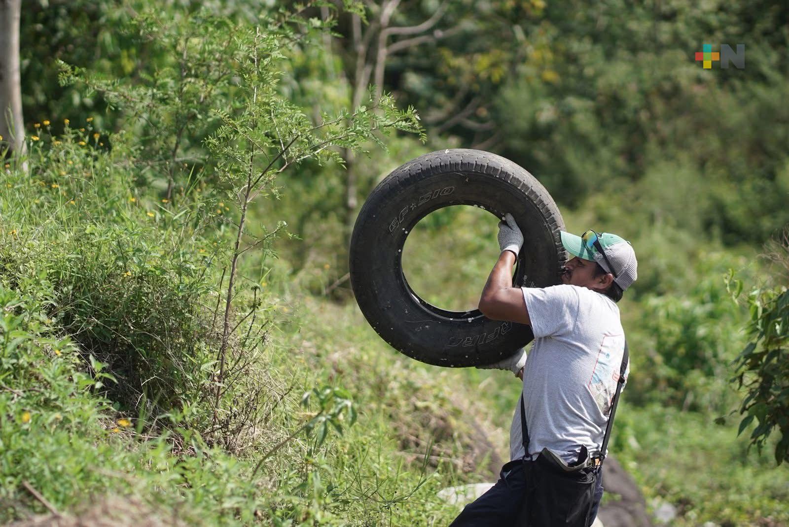 En Misantla promueven cultura ambiental para limpiar el río de basura doméstica
