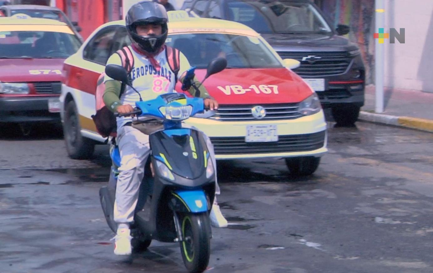 Cuerpos de emergencia piden prohíban uso de celulares a motociclistas