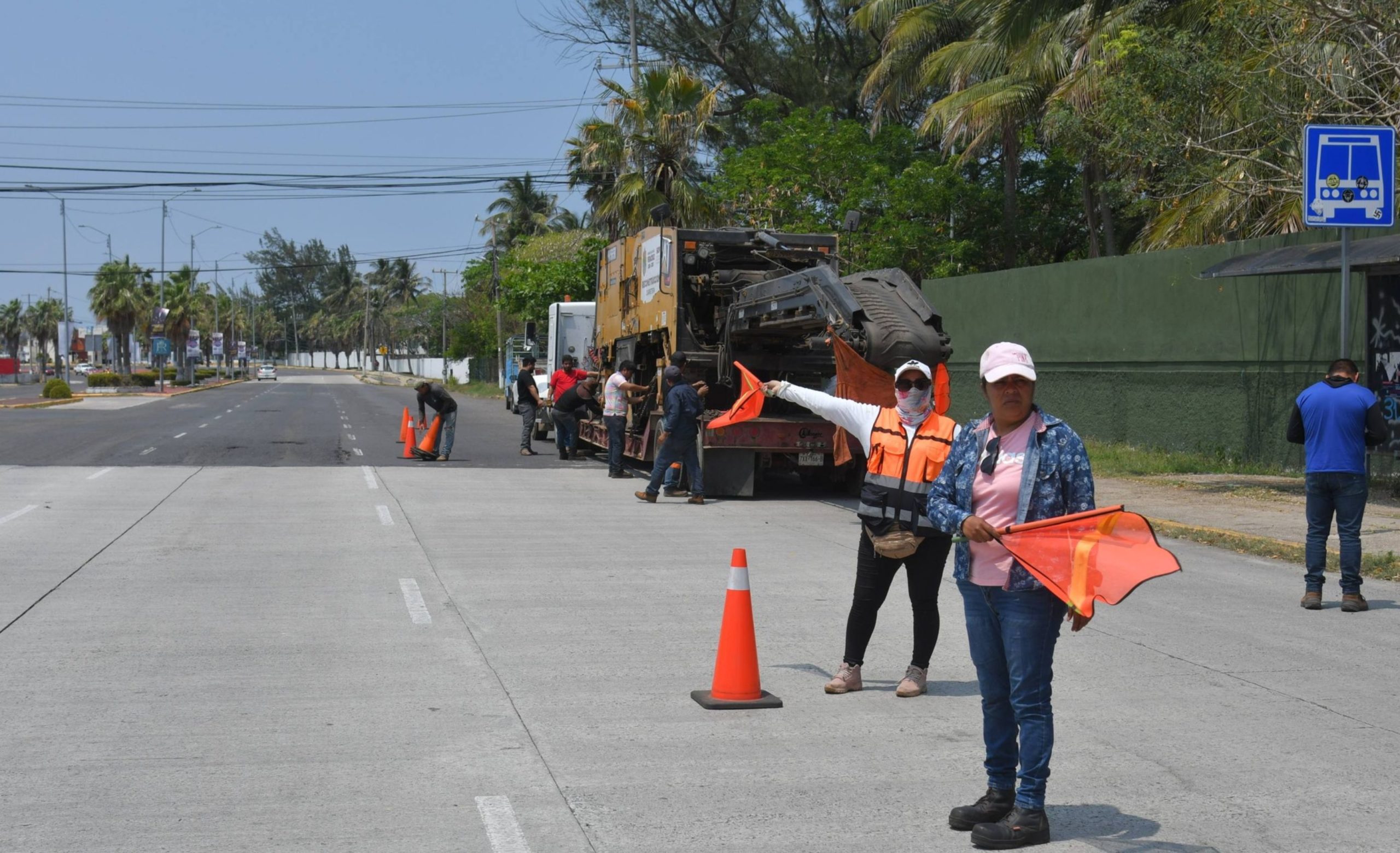 En Coatza inició mantenimiento de avenida Universidad