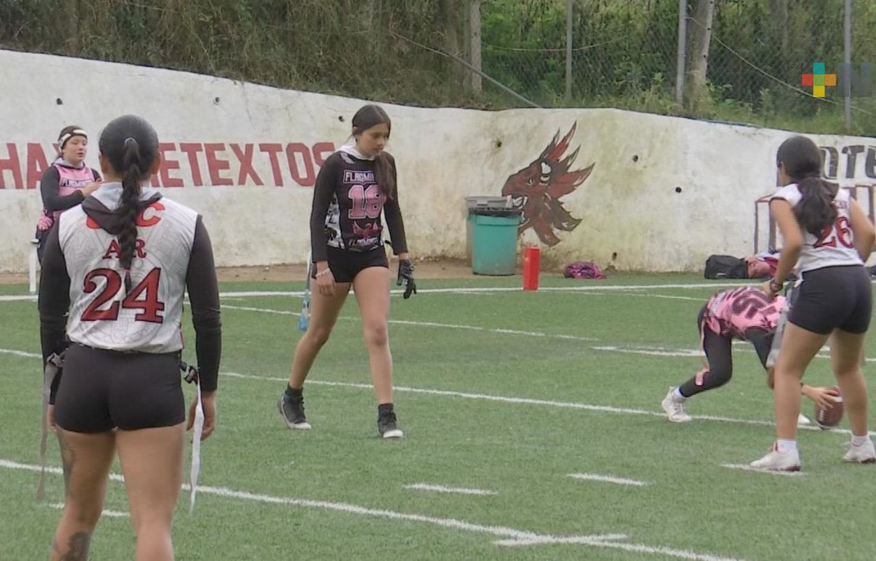 Mexicah del Conde ya cuenta con representación femenil en tocho bandera