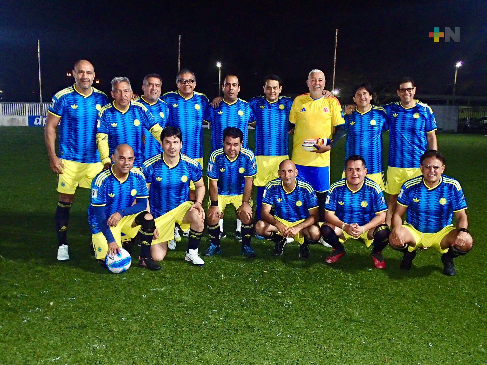 Mayday Lama, líder de la liga de futbol Heroica de Veteranos que se disputa en Boca del Río