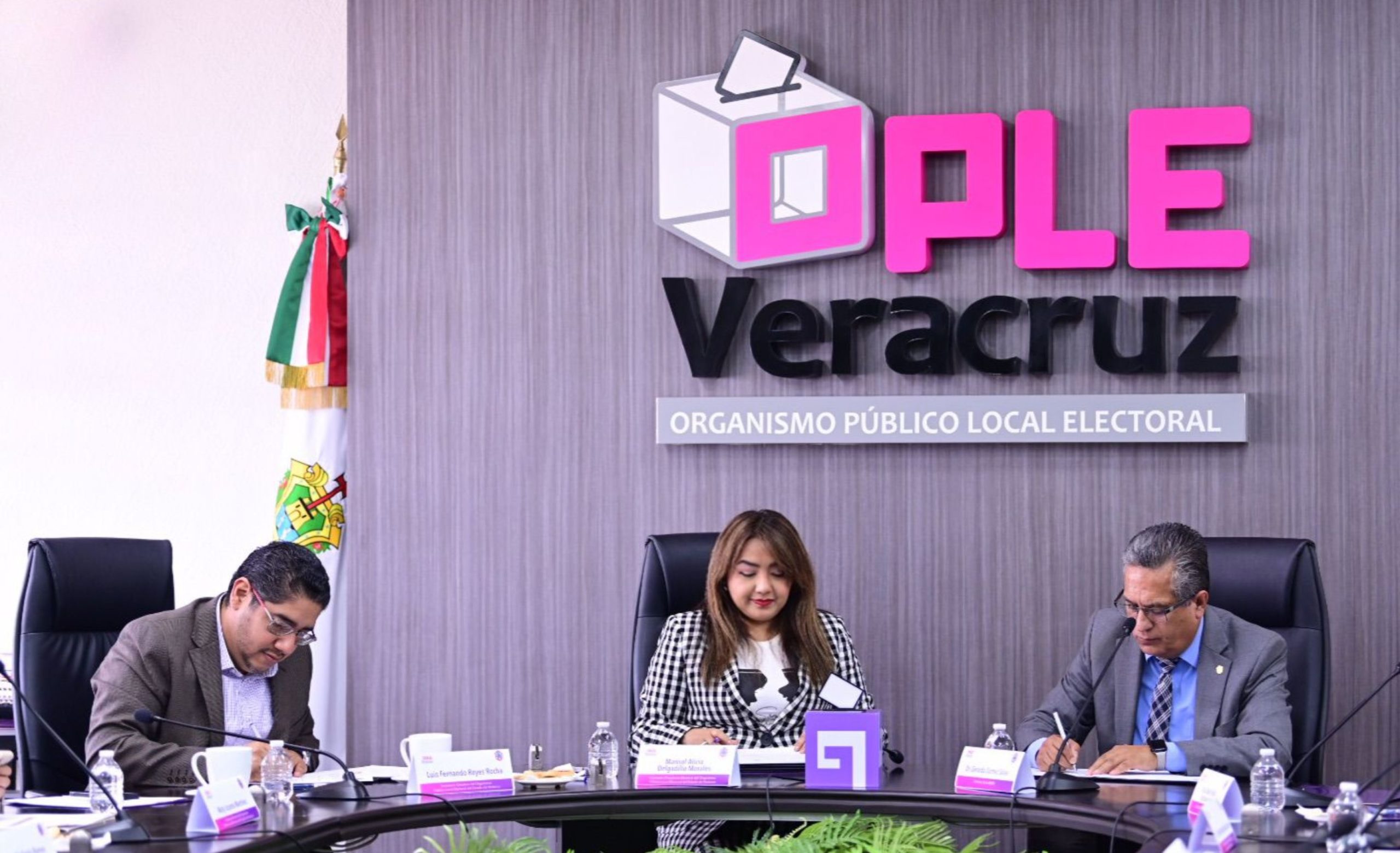 OPLE de Veracruz a la expectativa del Plan B