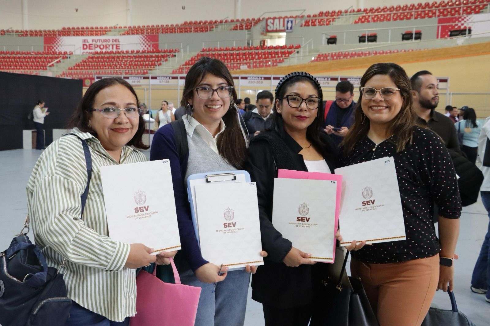 Otorgan 872 órdenes de presentación a docentes de educación básica en Veracruz