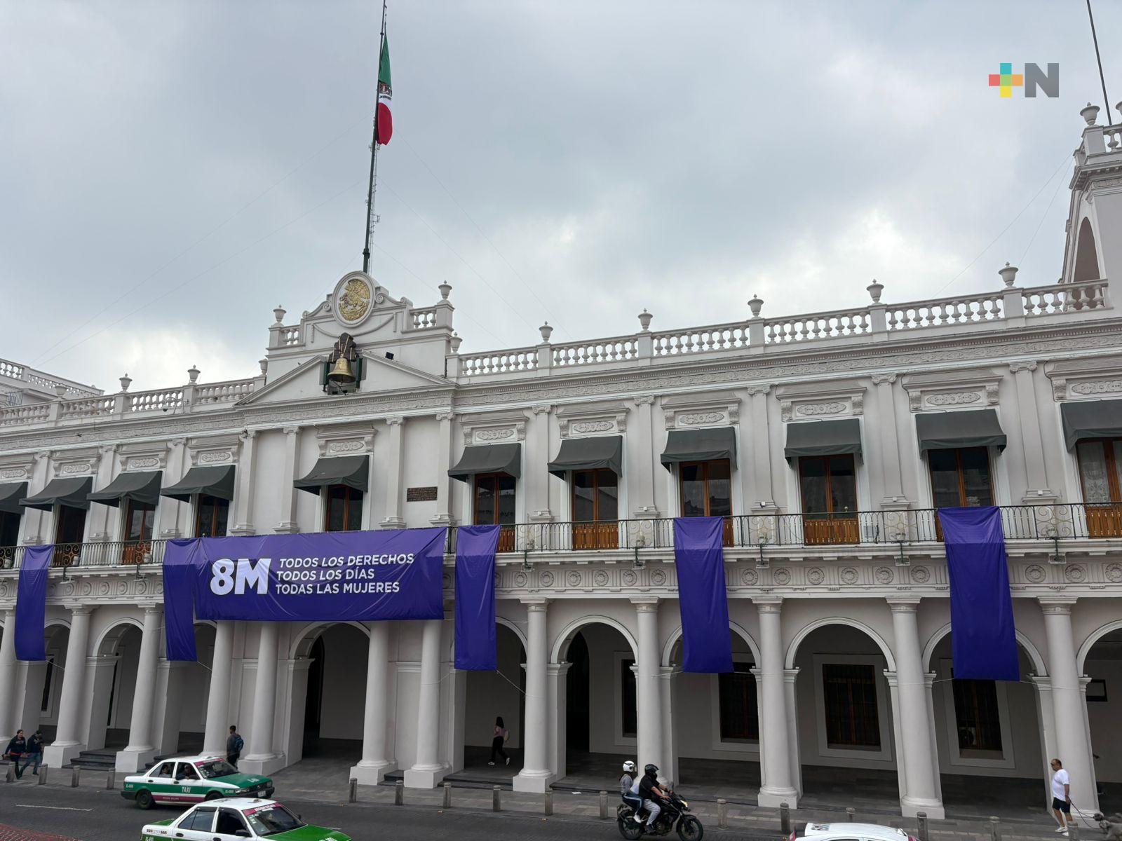 Palacio de Gobierno se ilumina de violeta en conmemoración del Día Internacional de la Mujer