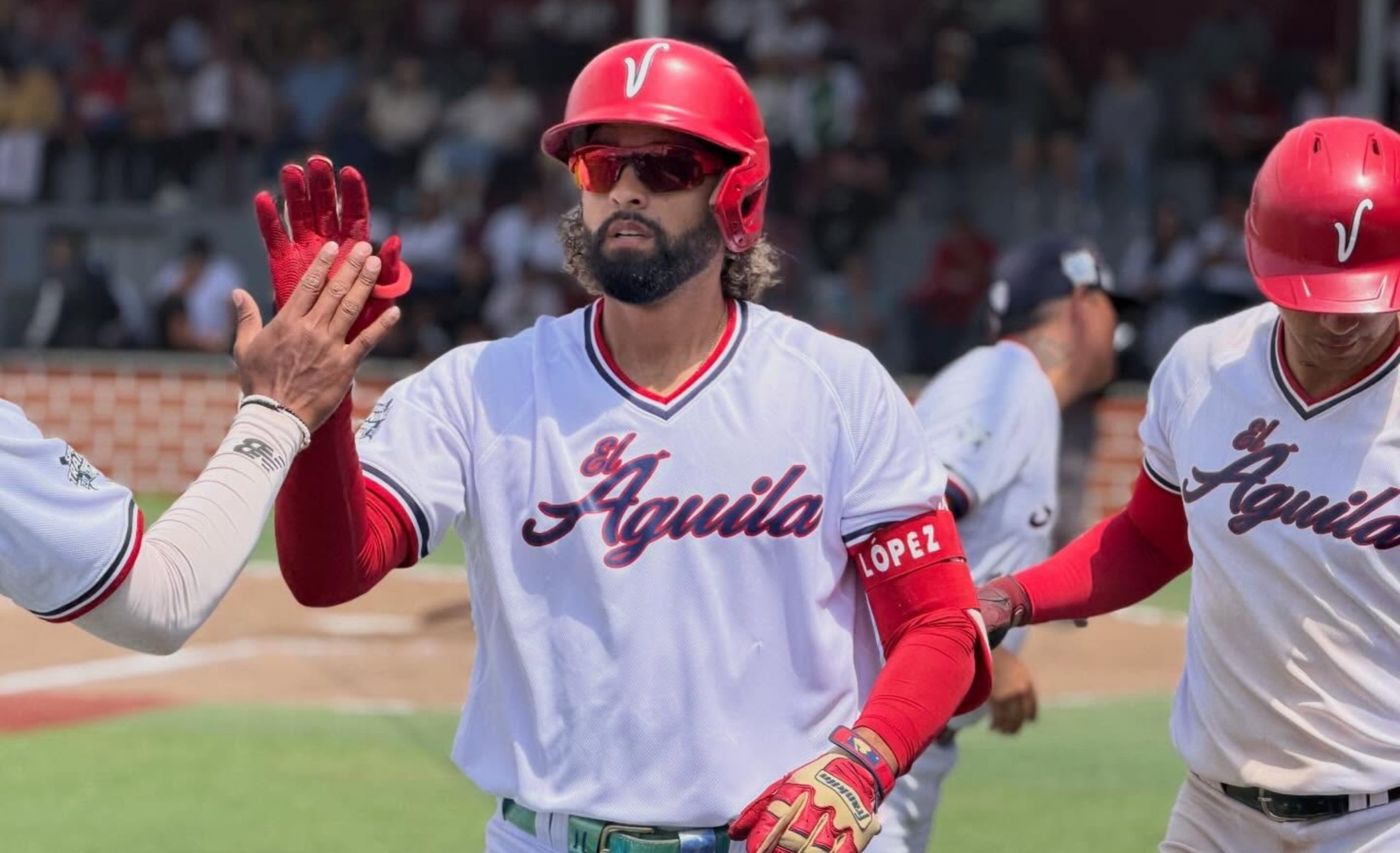 Inició la gira de El Águila de Veracruz