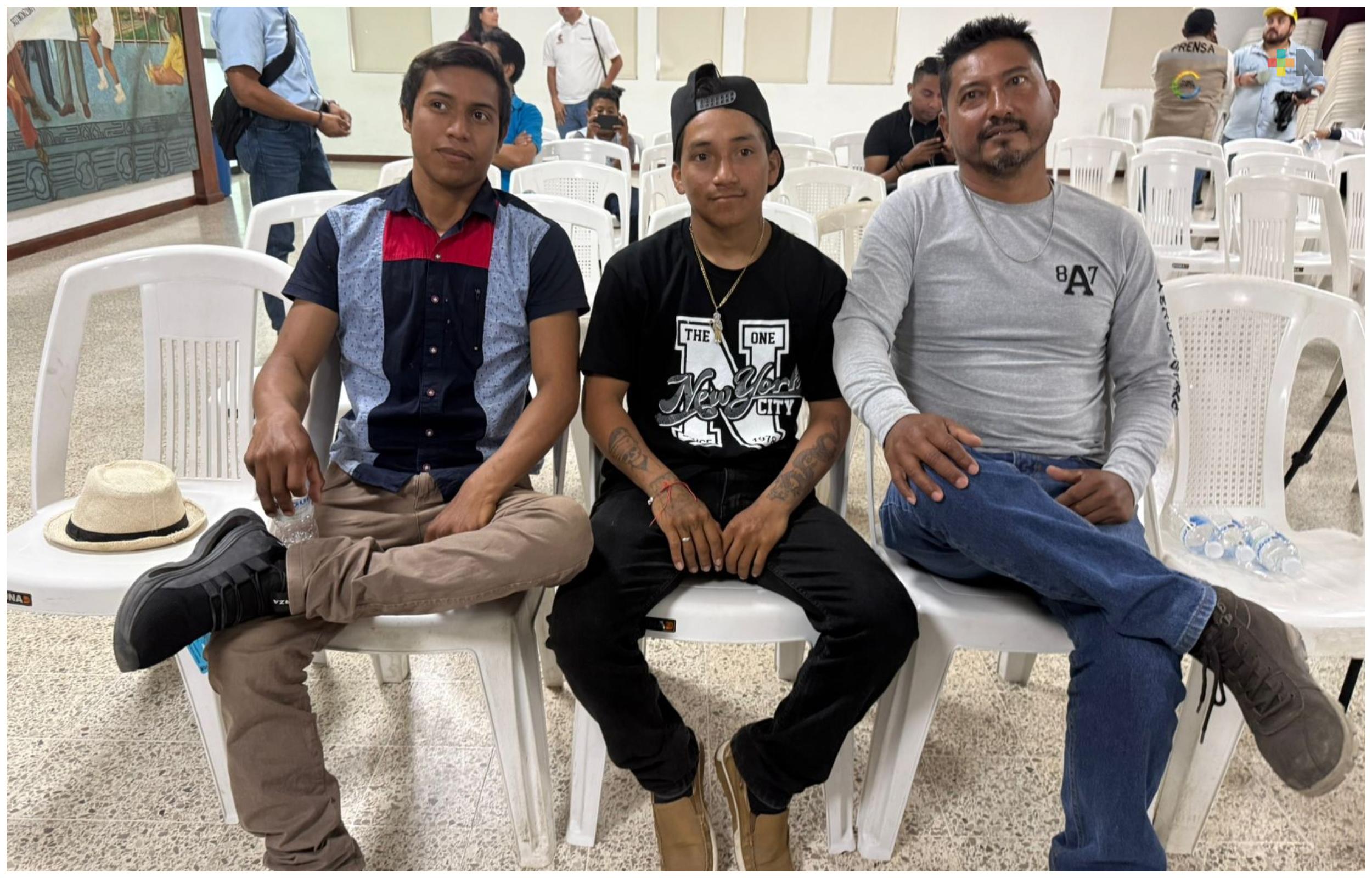 Obreros que rescatron a dos adolescentes fueron reconocidos
