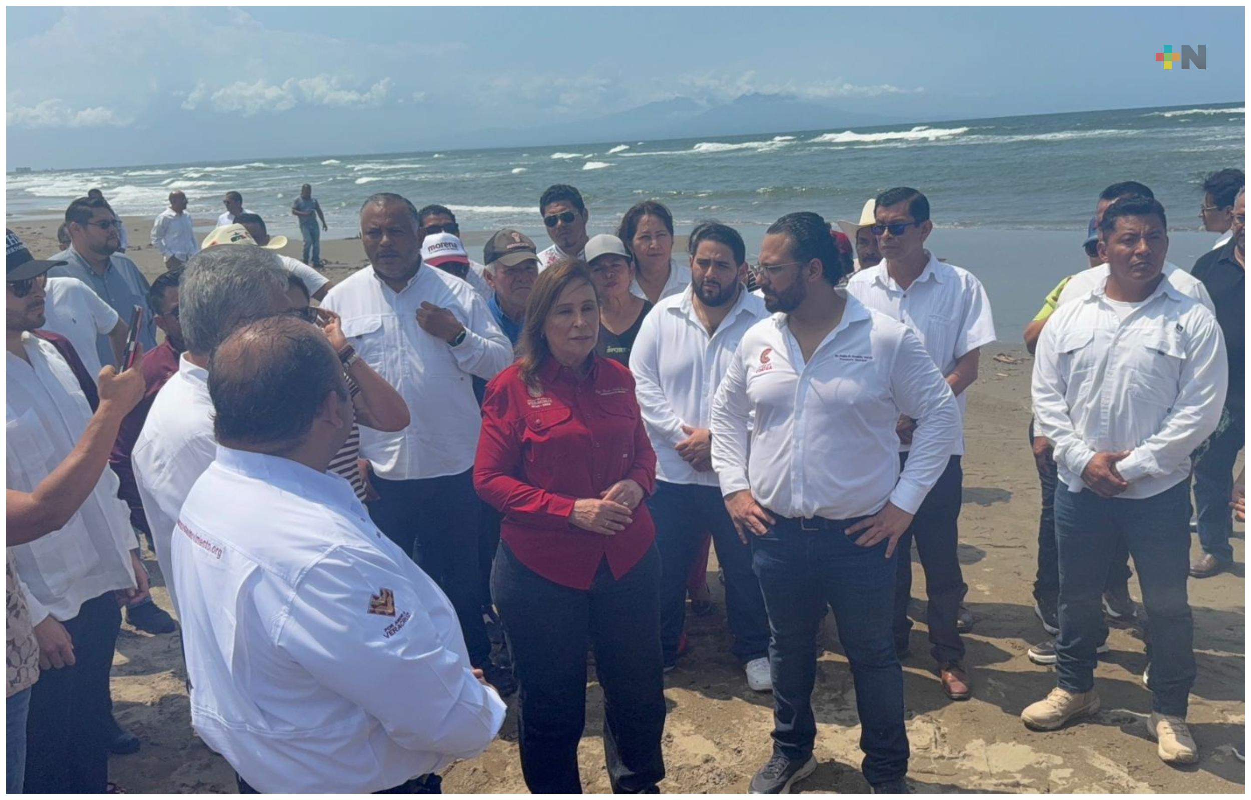 Supervisa Rocío Nahle García limpieza de la playa de Coatzacoalcos