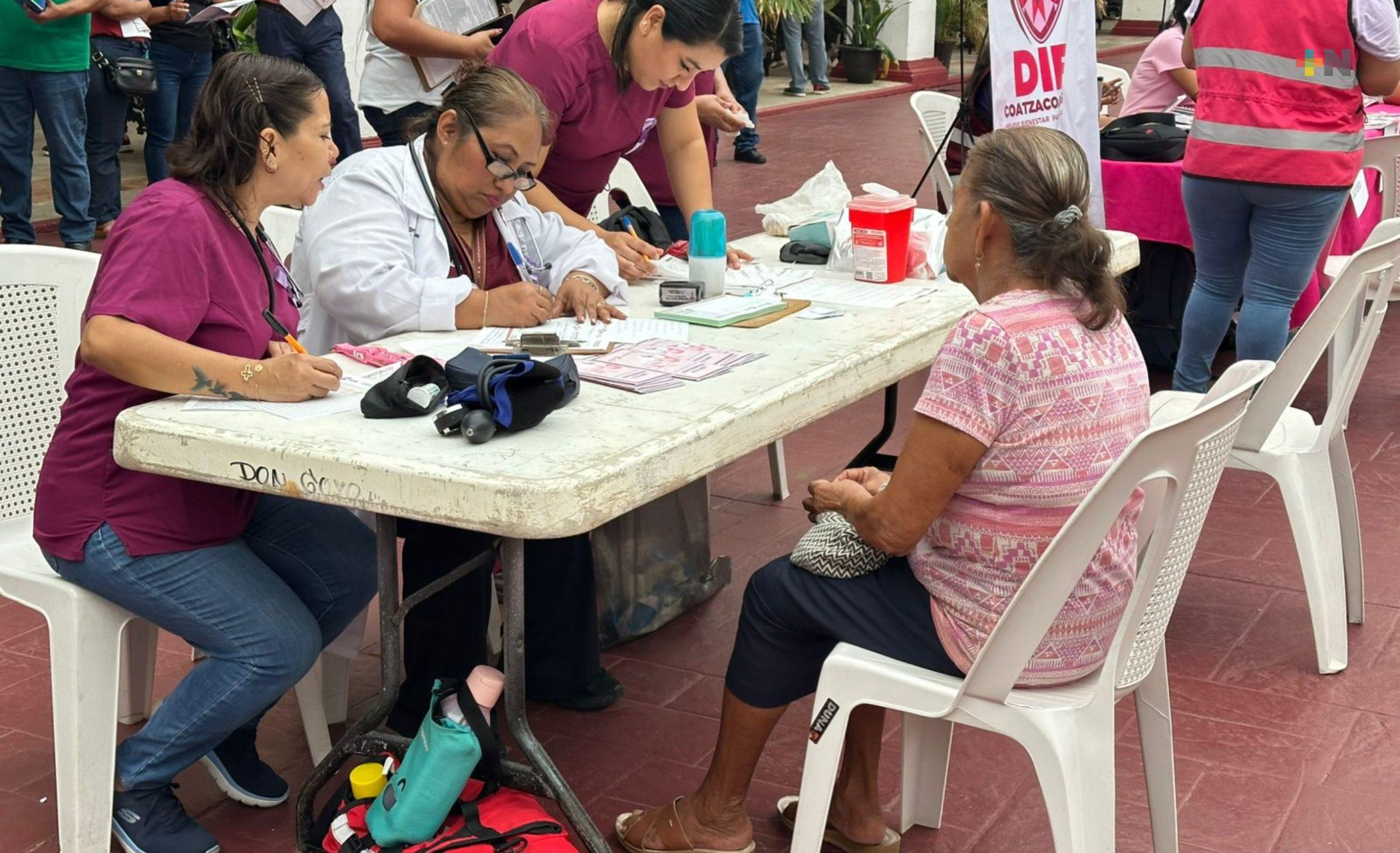 Realizan Feria de Servicios de Salud para la Mujer en Coatzacoalcos.