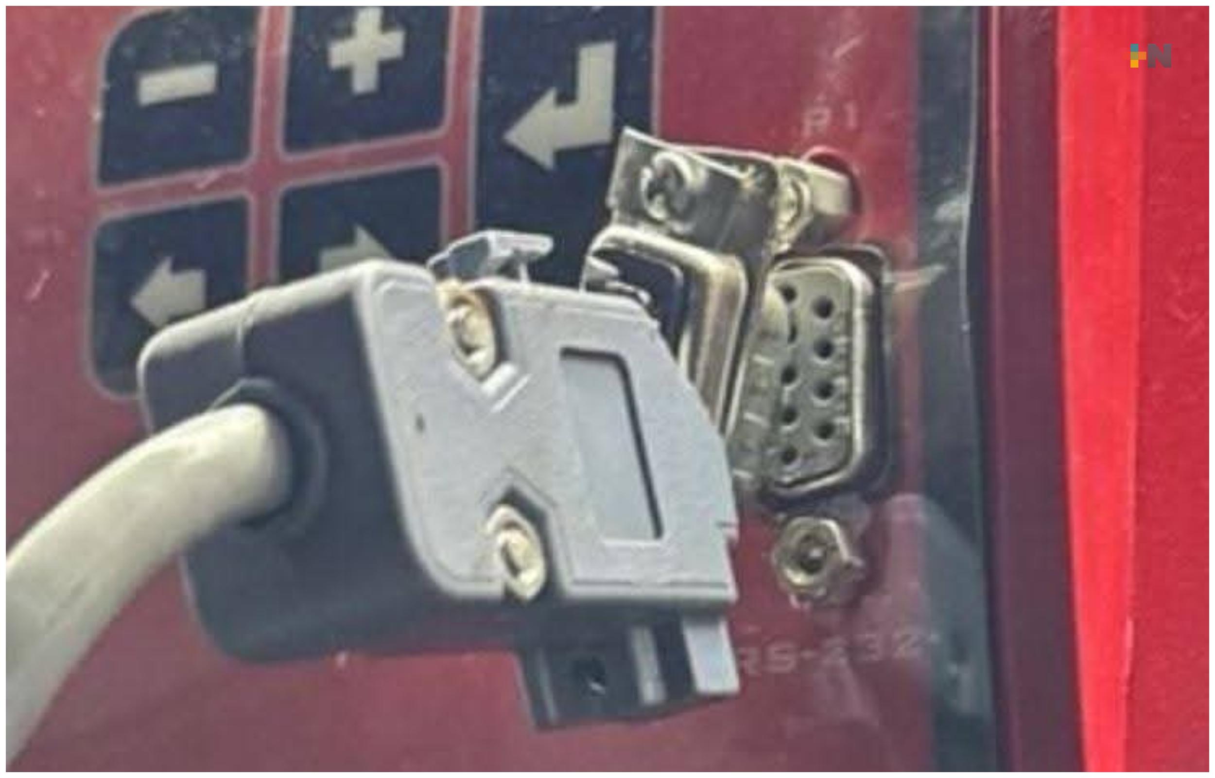 Detienen a una persona tras vandalizar sistema de semáforos en Coatzacoalcos