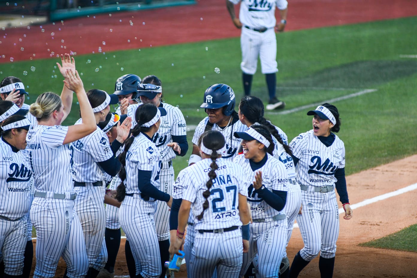 Monterrey avanza a Serie de la Reina