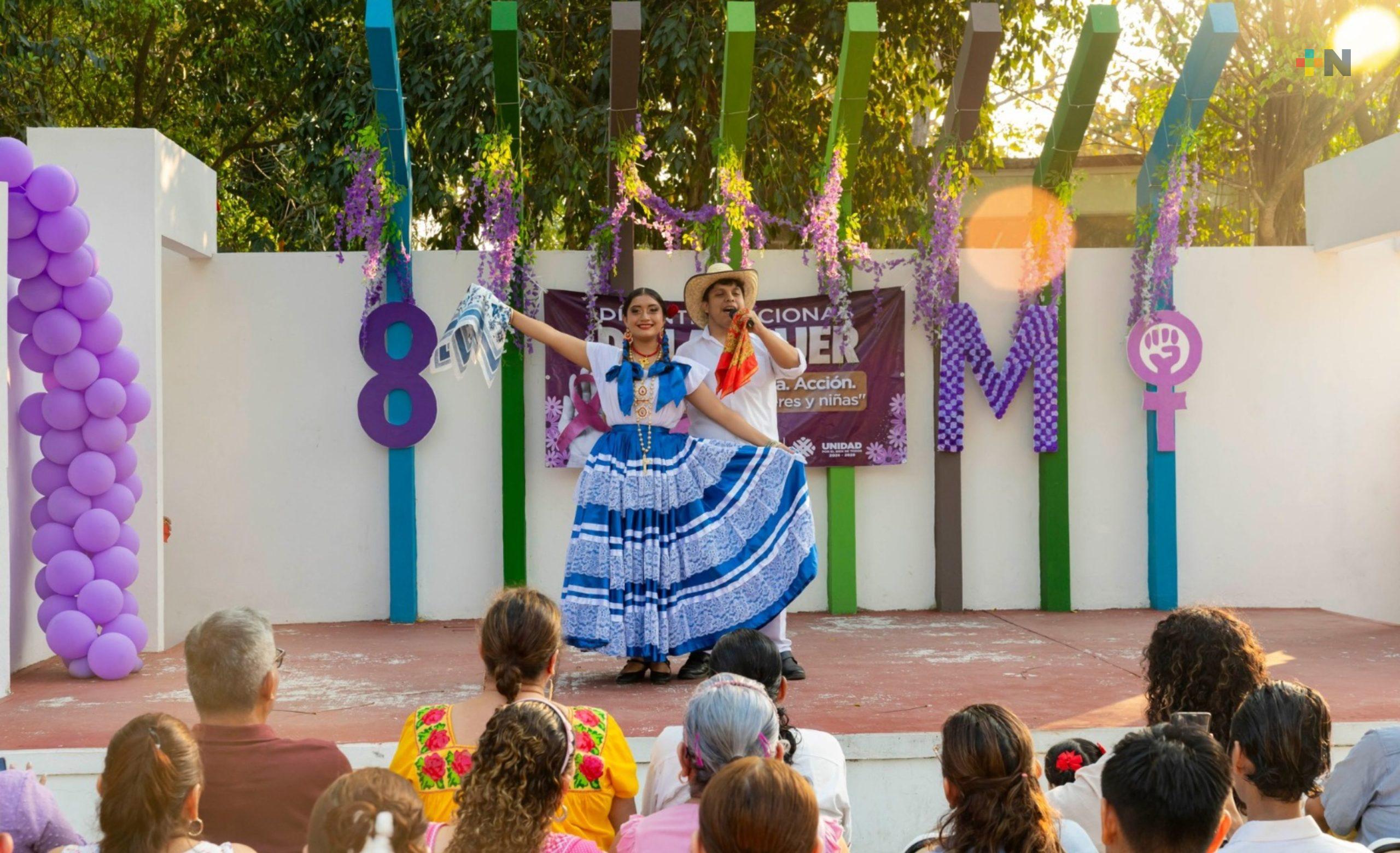 Tarde Bohemia en Minatitlán para conmemorar el 8M