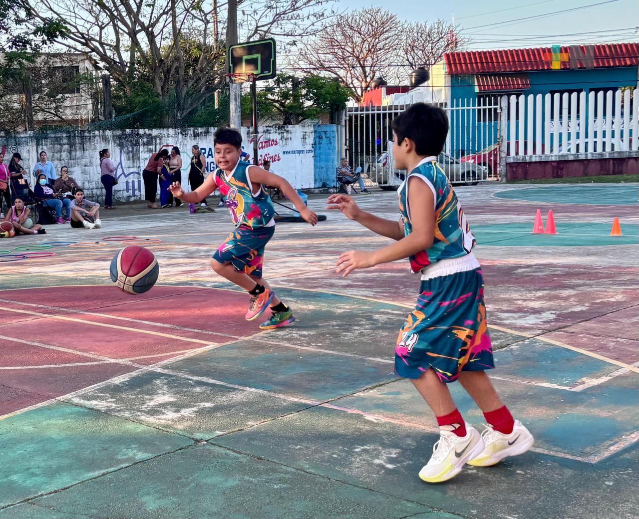 Canguros de Coatzacoalcos se preparan para regional de minibasket